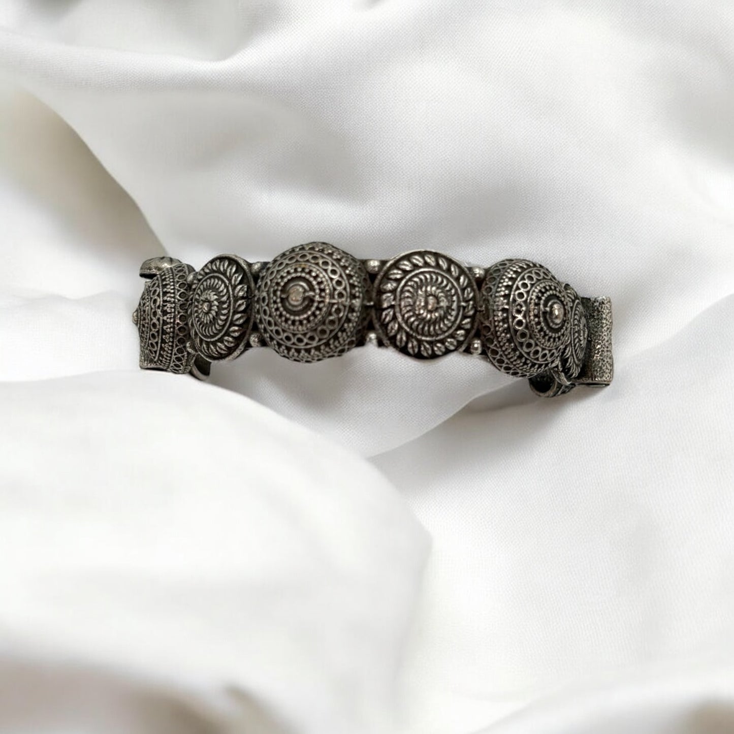 Silver oxidized openable kada