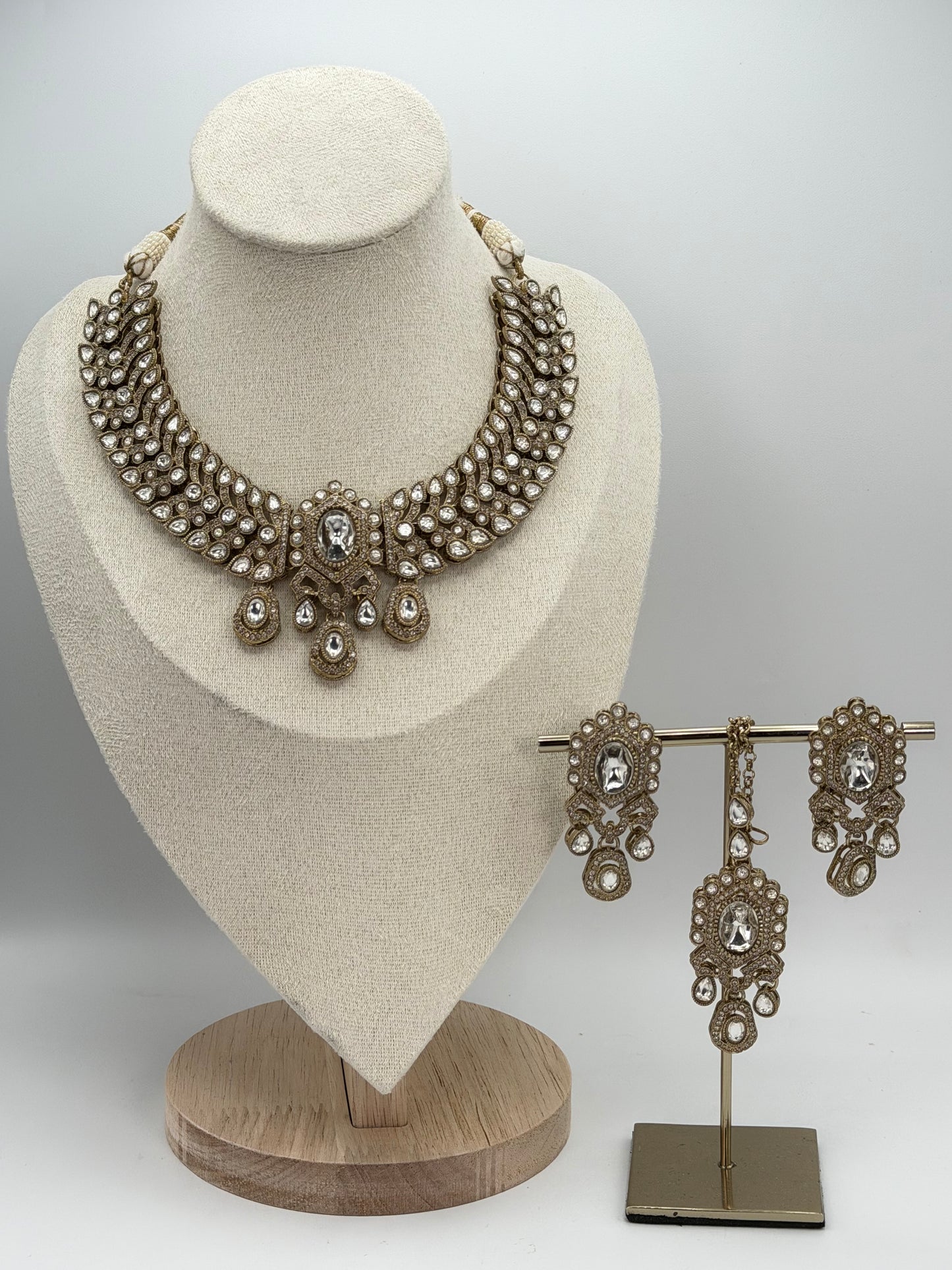Heritage collection necklace set