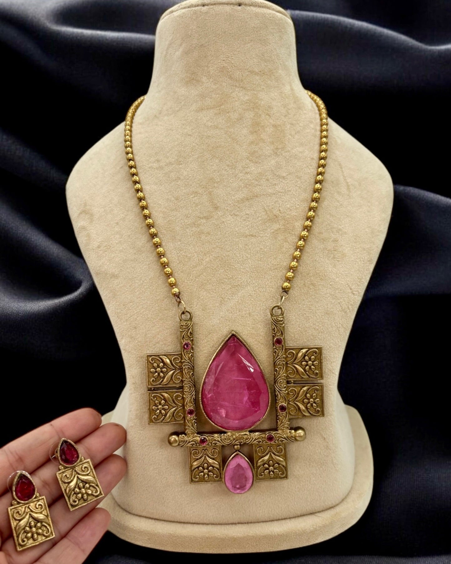 Pink chain pendant