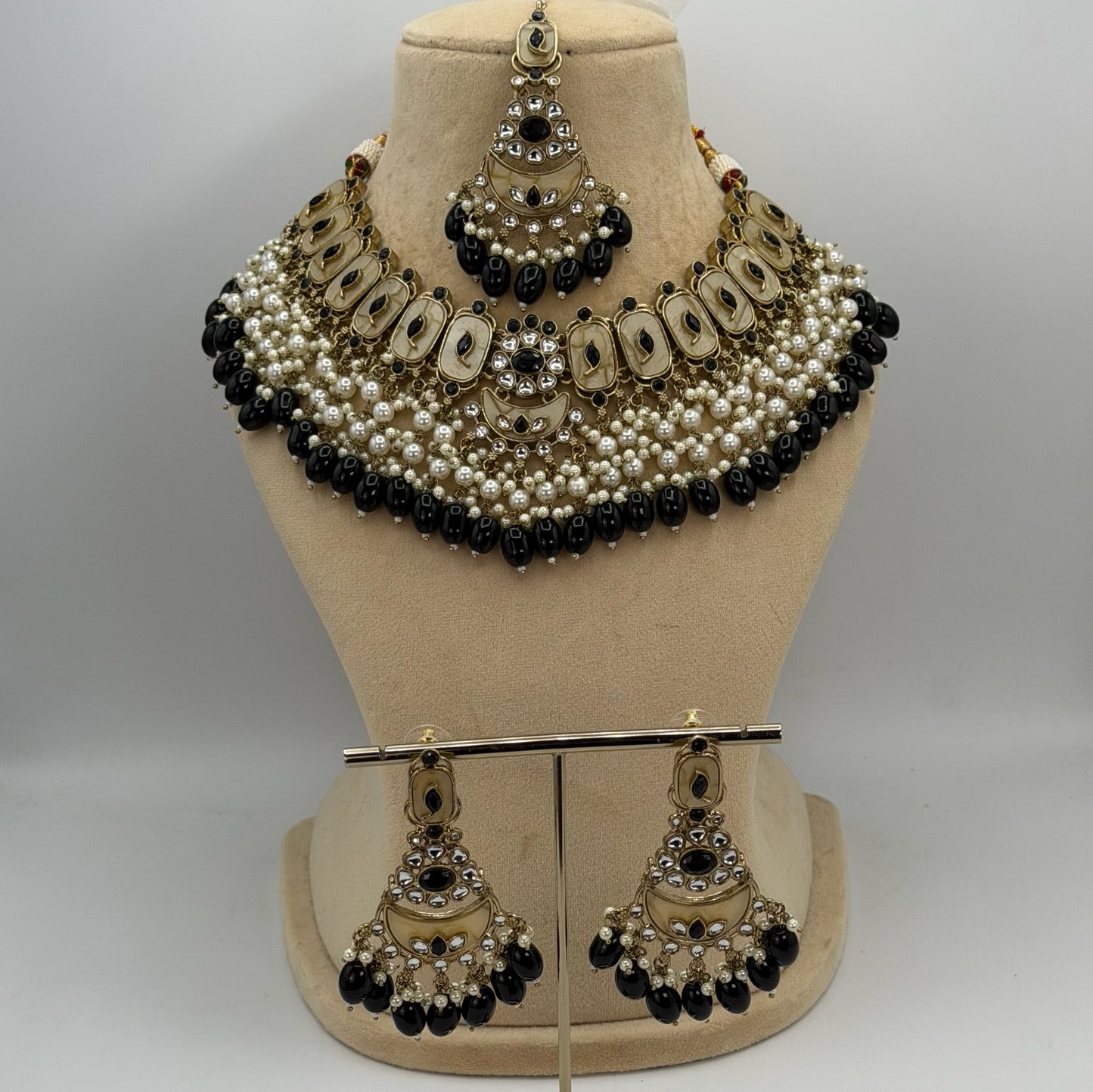 Mehndi plated black MOP necklace set