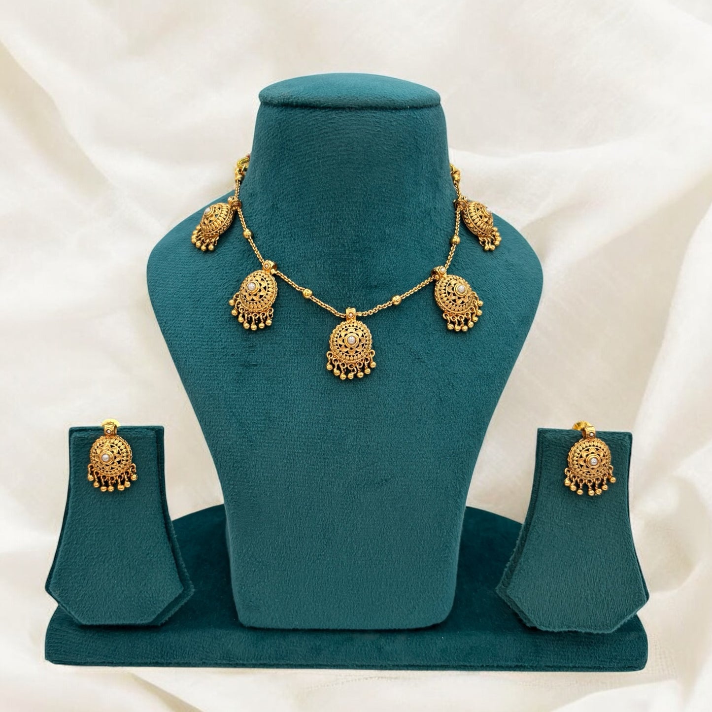 Matte gold ethnic necklace set