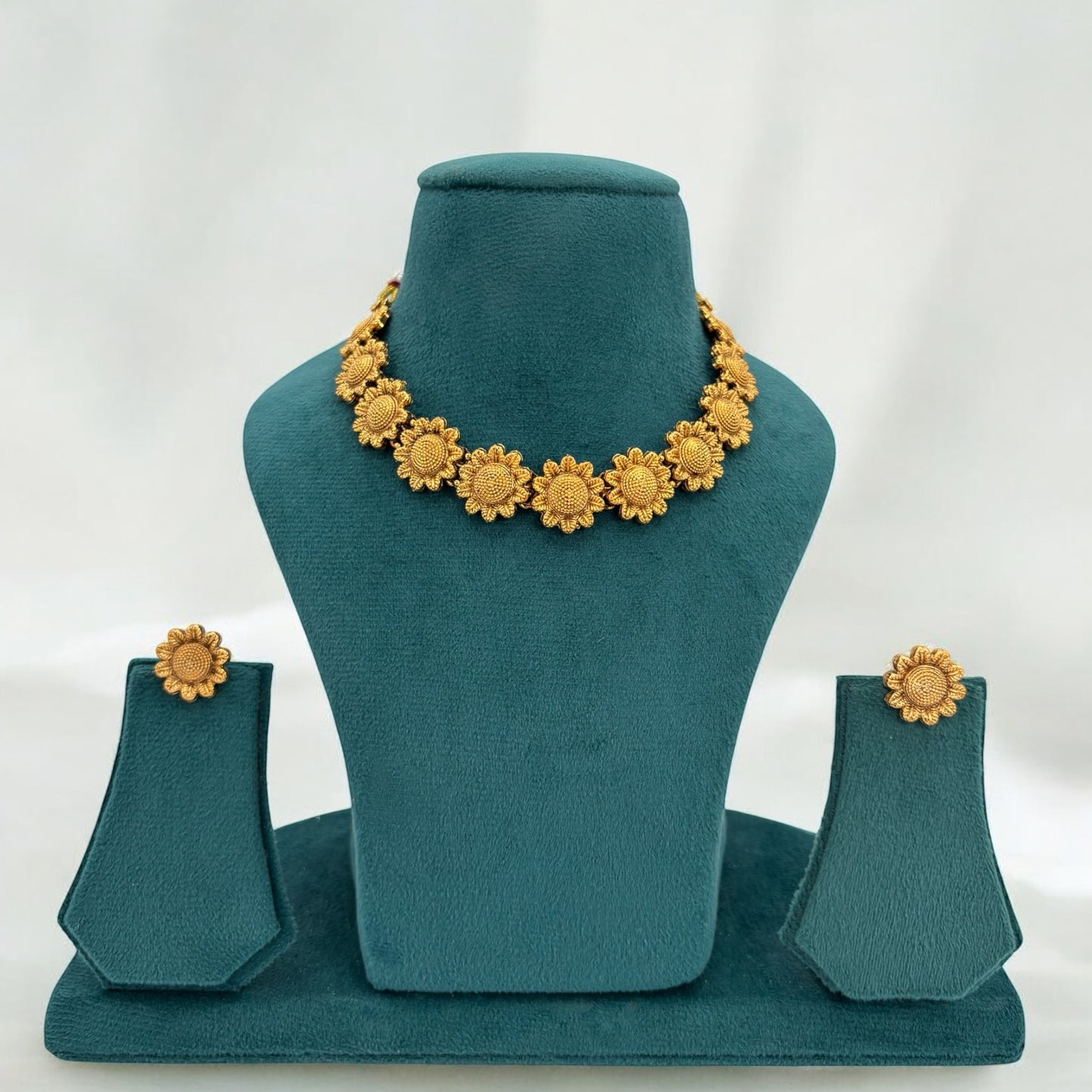 Gold plated flower necklace set