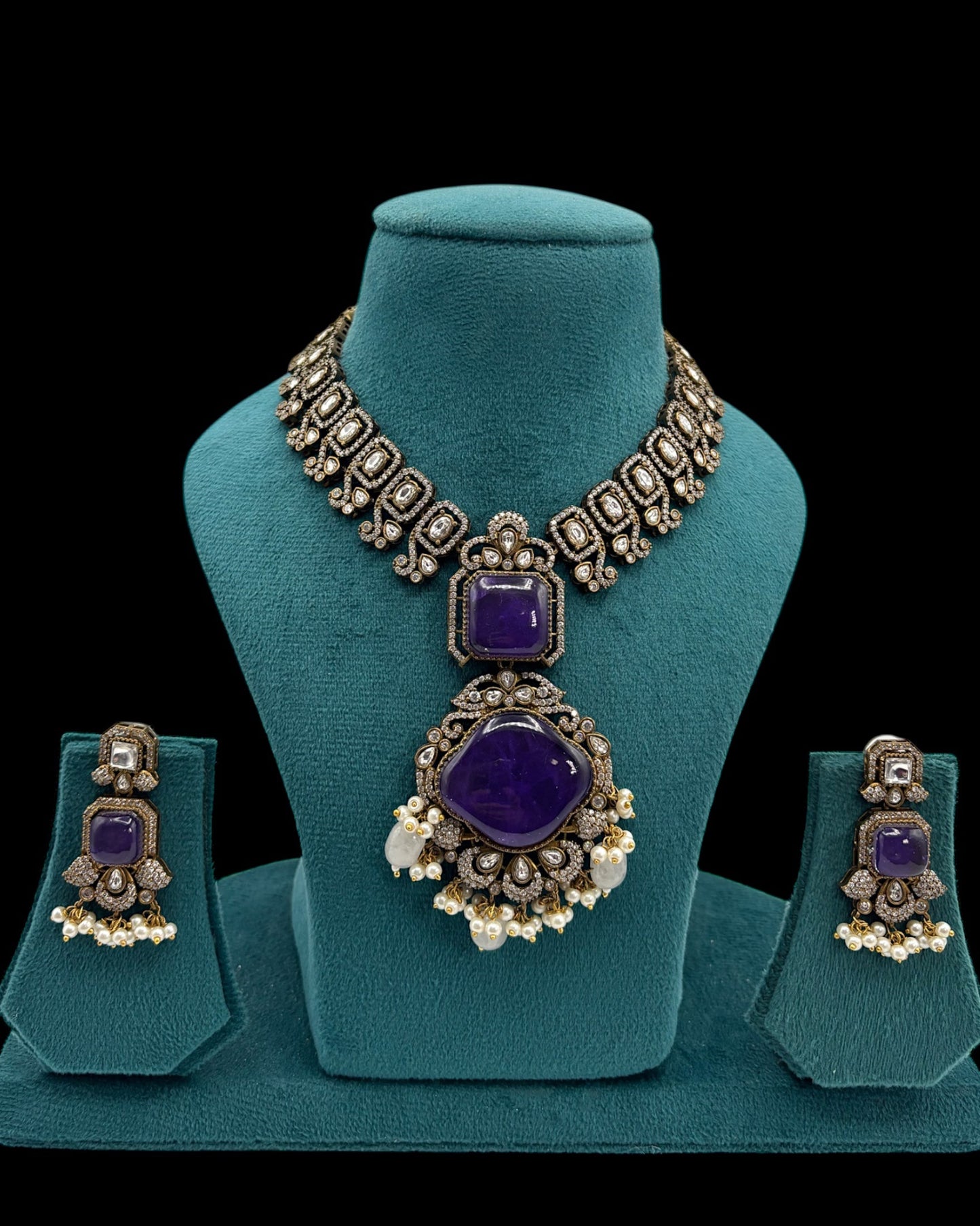 Purple statement necklace set