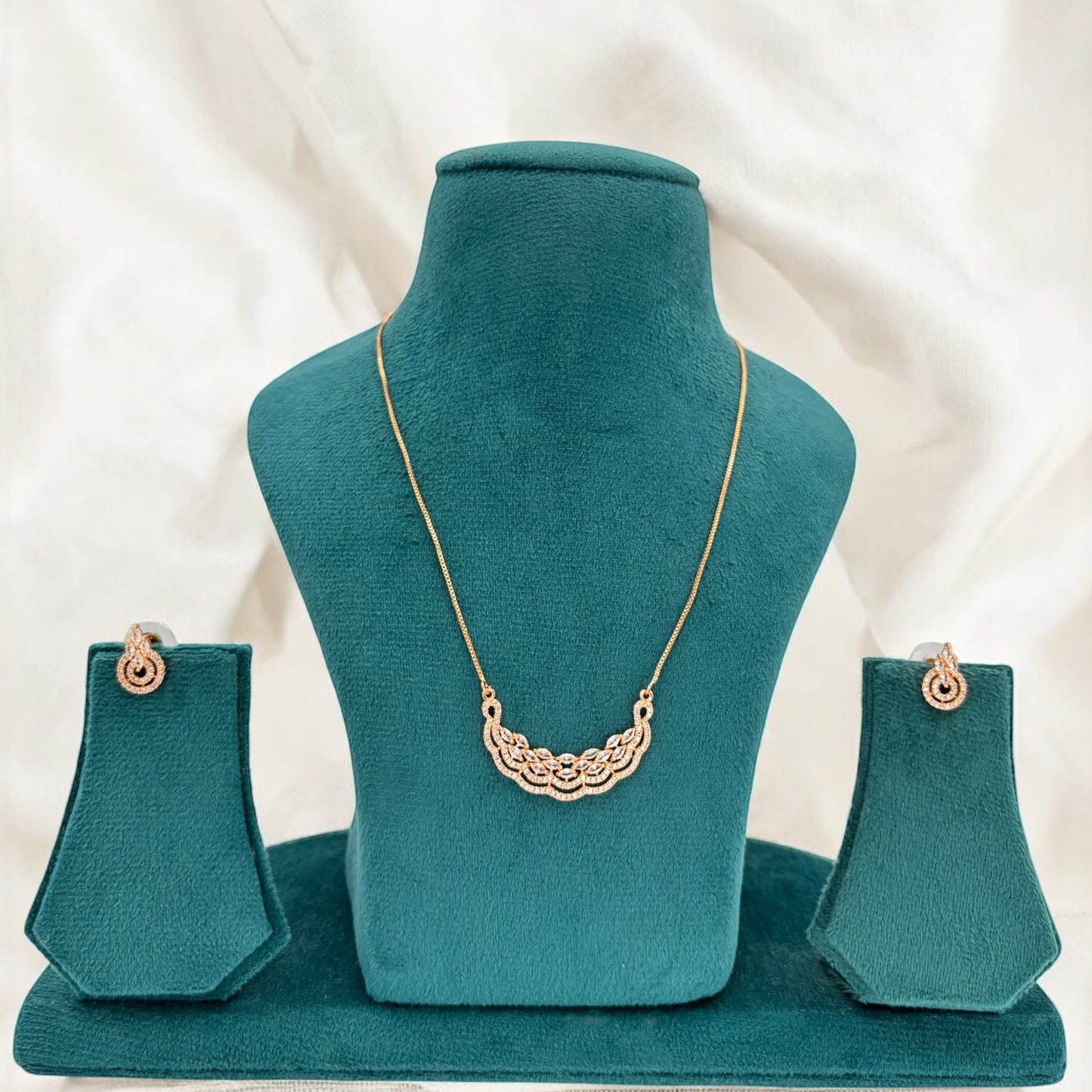 American Diamond chain pendant set