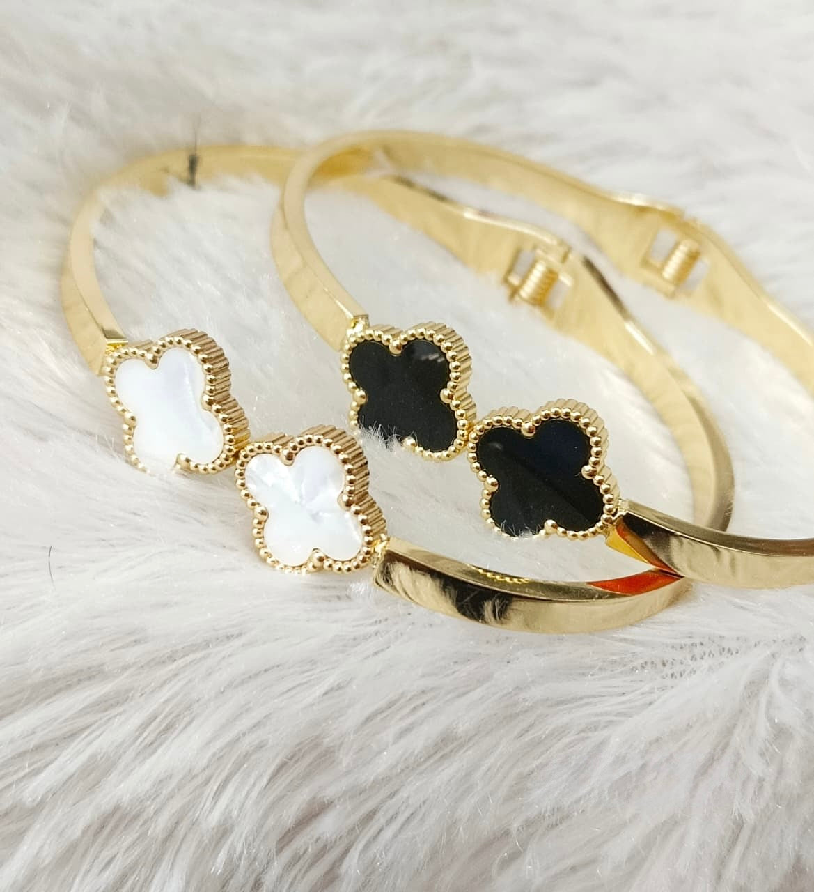 Gold plated openable bracelets
