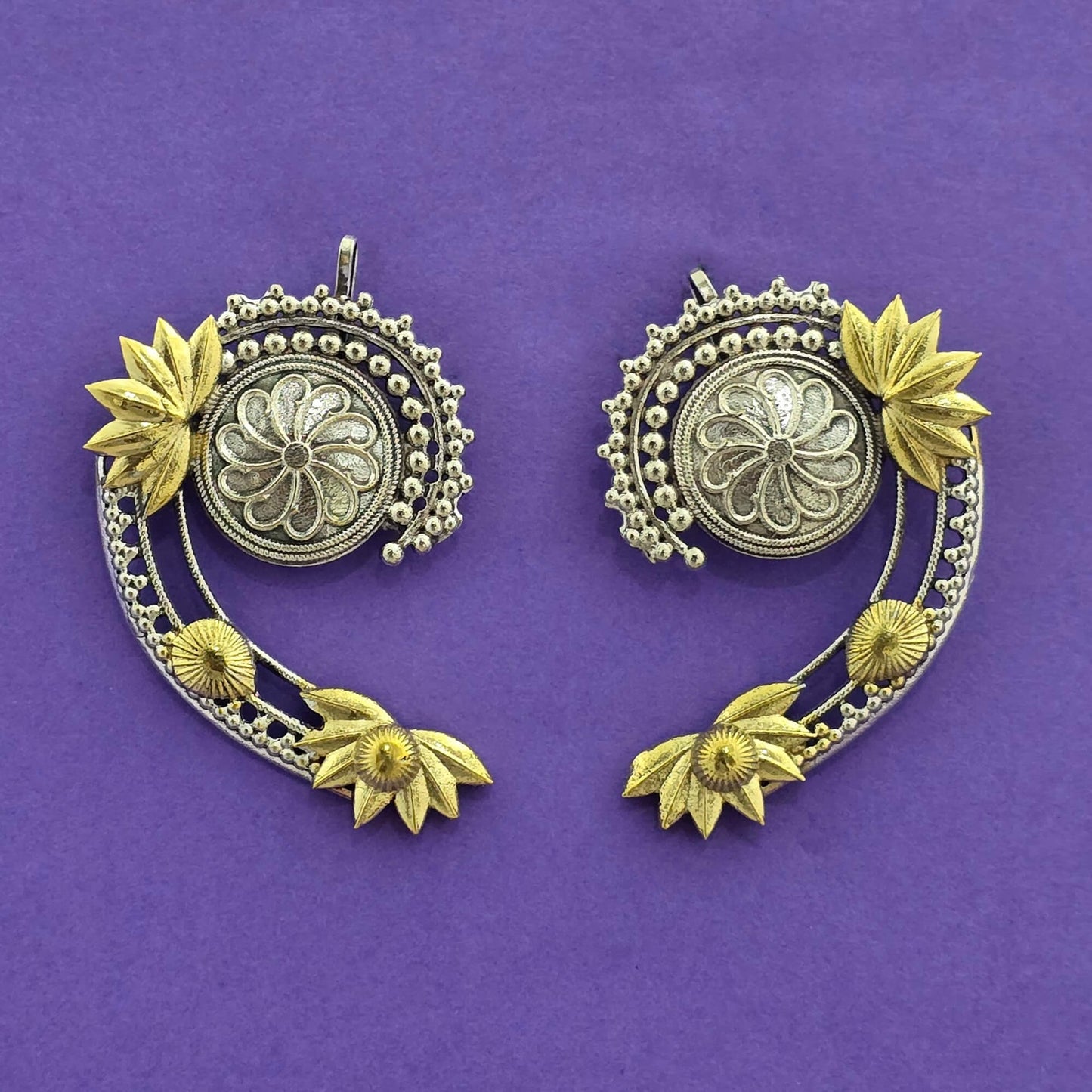 Oxidised earcuffs with 2tone plating