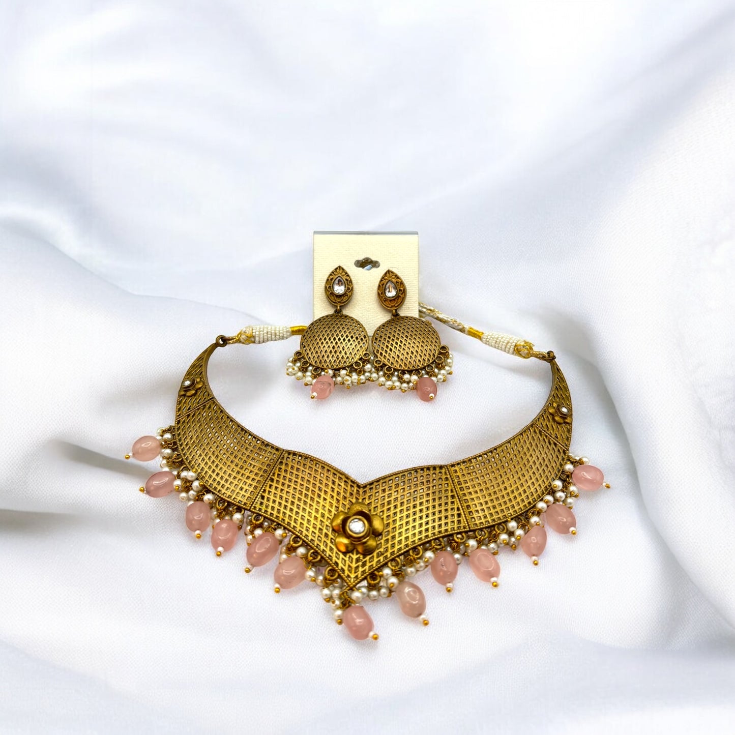 Stylish gold necklace set