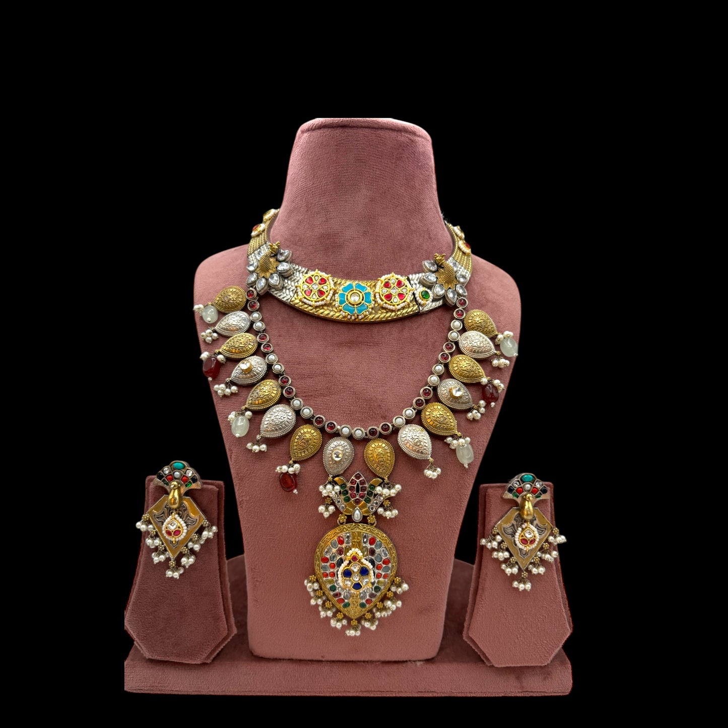 Contemporary two layer necklace set