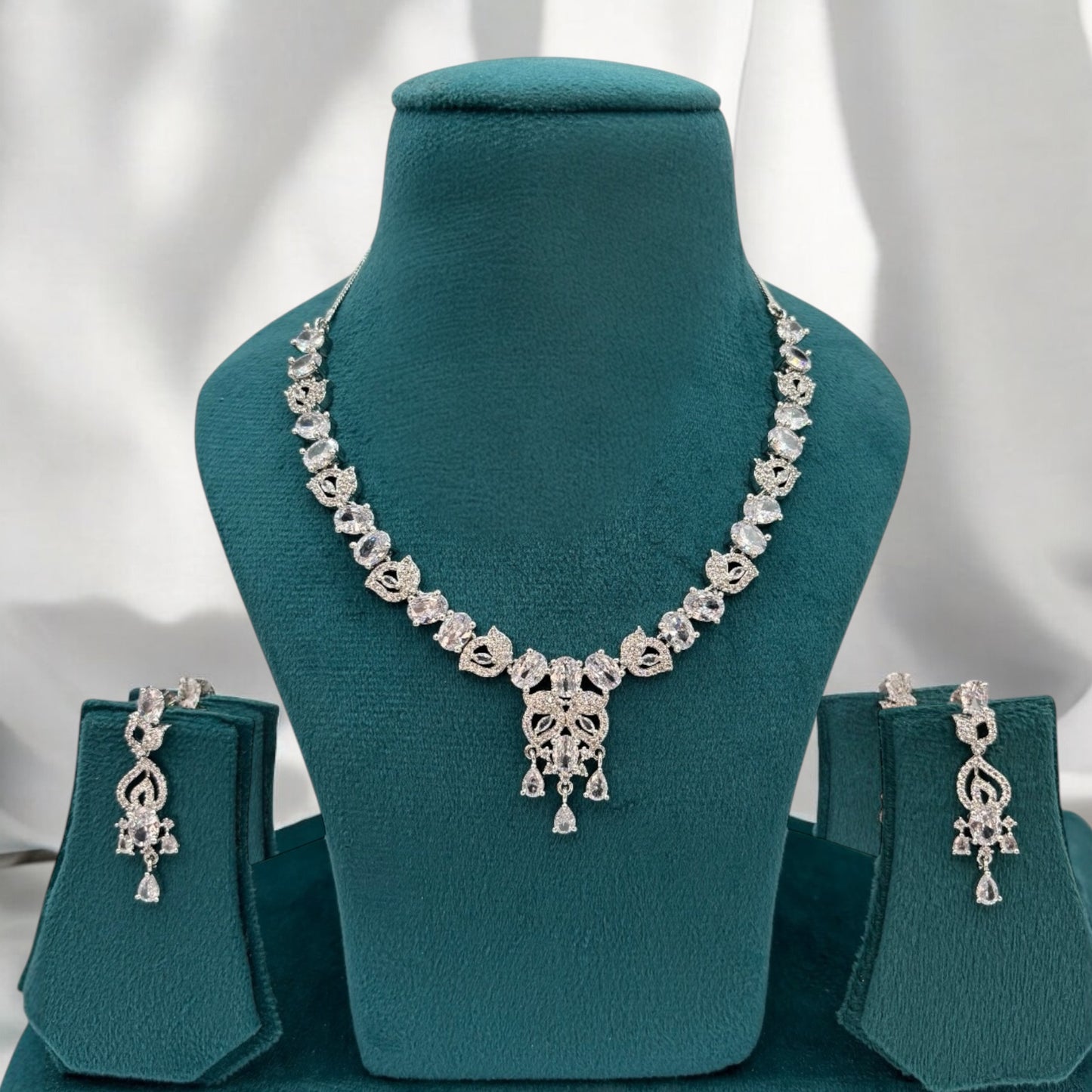 Elegant AD necklace set