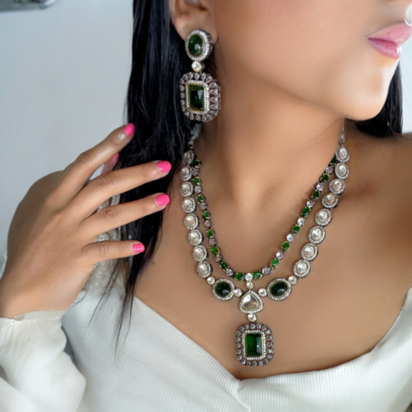 Two layer emerald green necklace set