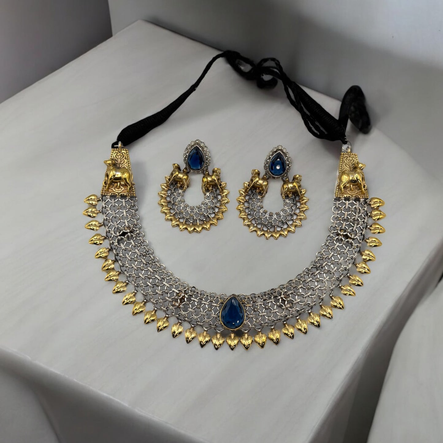 Dual tone necklace set