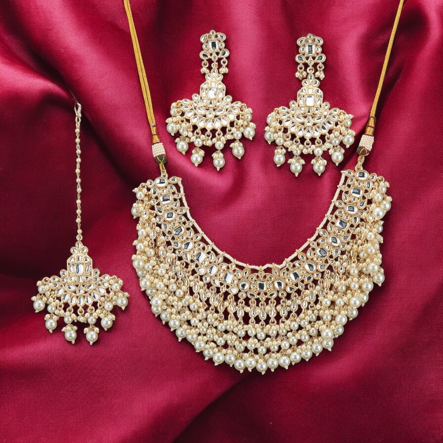 White necklace set with matha tikka