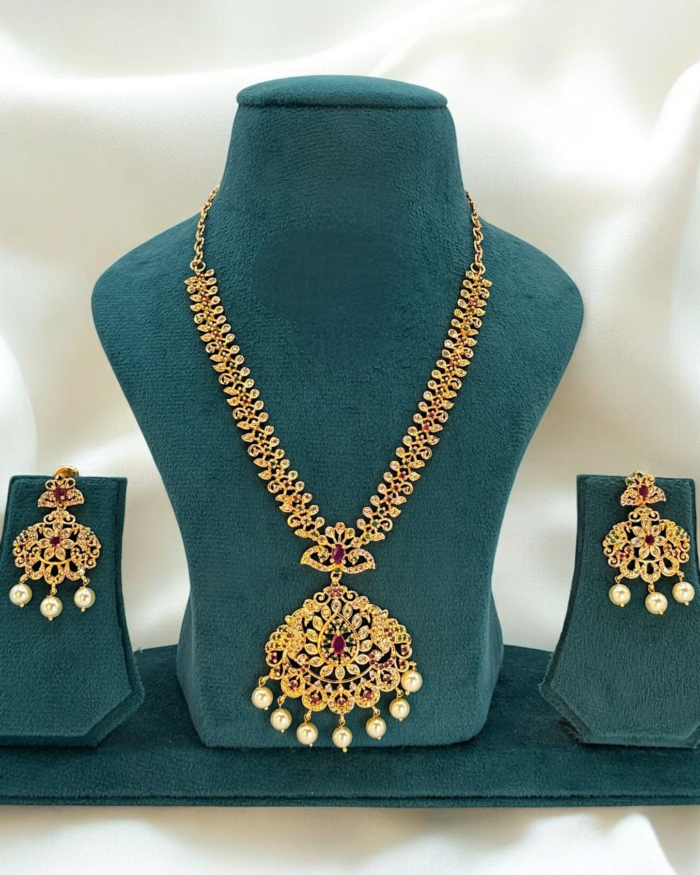 Gold plated necklace set