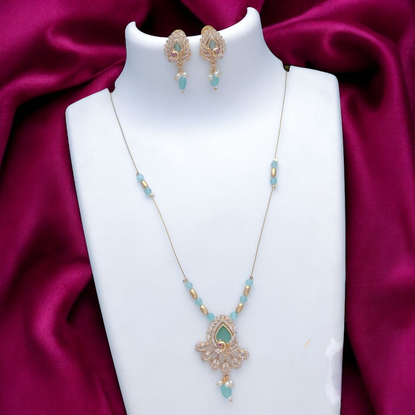 Invisible necklace set