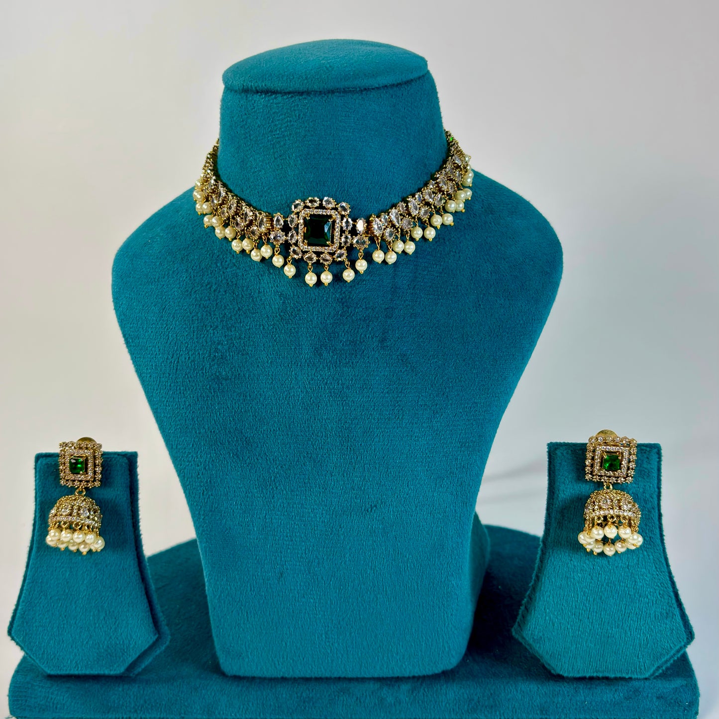 Necklace with jhumkis