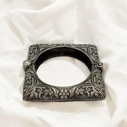 Silver openable kada/bracelet