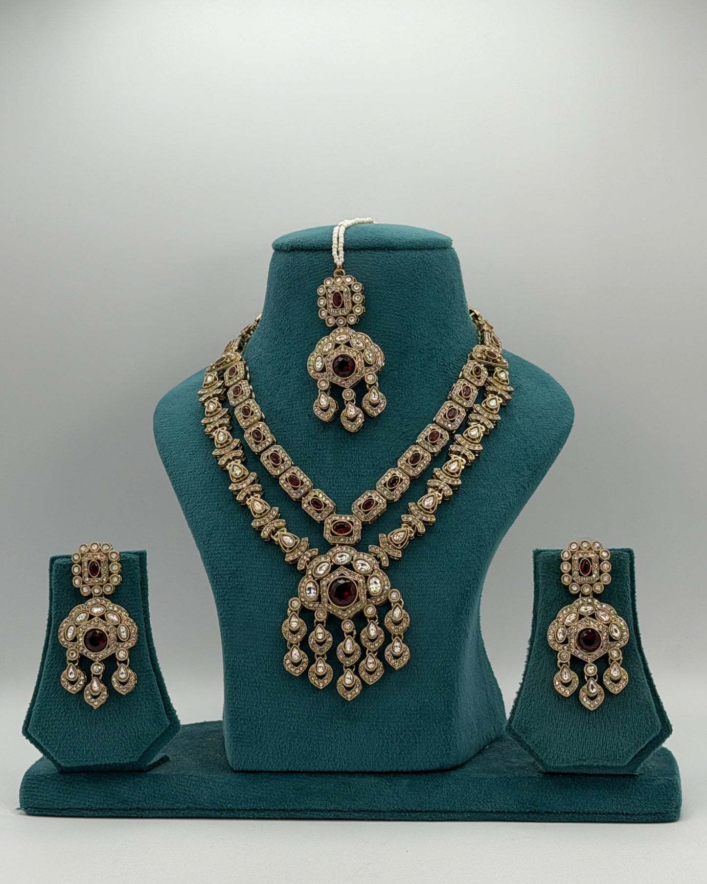 Gold plated heritage collection necklace set