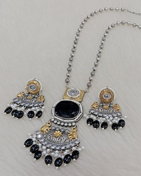 Silver oxidized dual tone chain pendant set