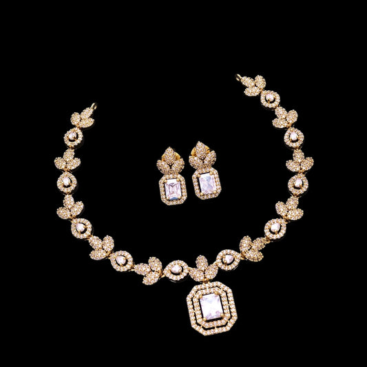 Sleek and simple necklace set
