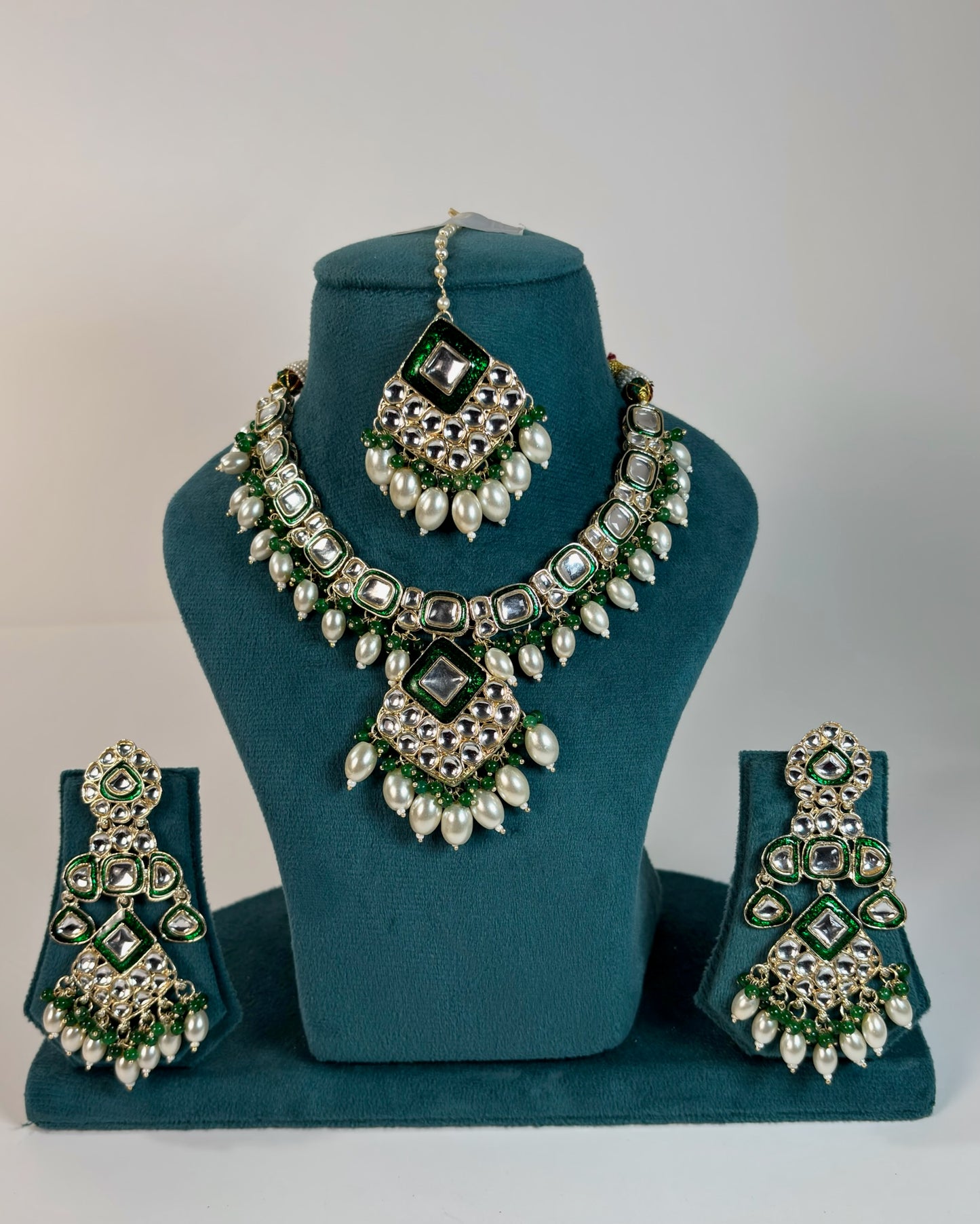 Gold plated kundan necklace set