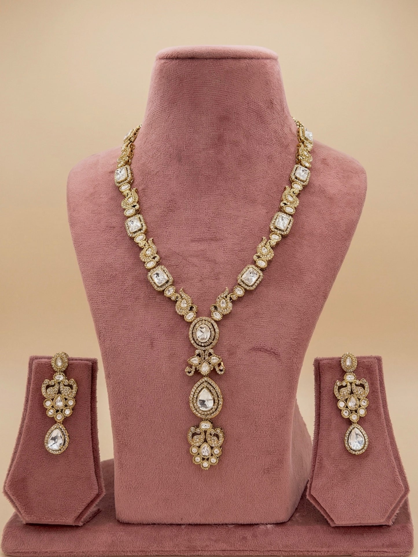 Heritage collection long necklace set