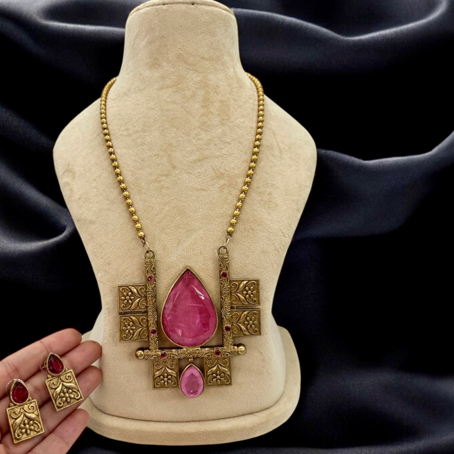Pink chain pendant
