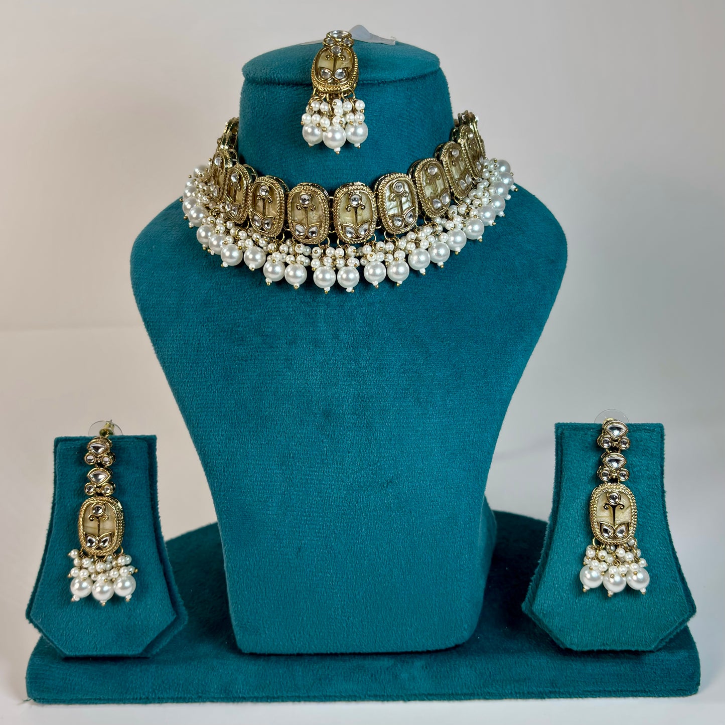 Gold plated MOP choker set