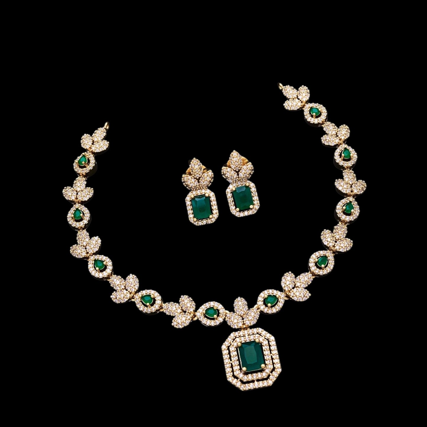 Sleek and simple necklace set