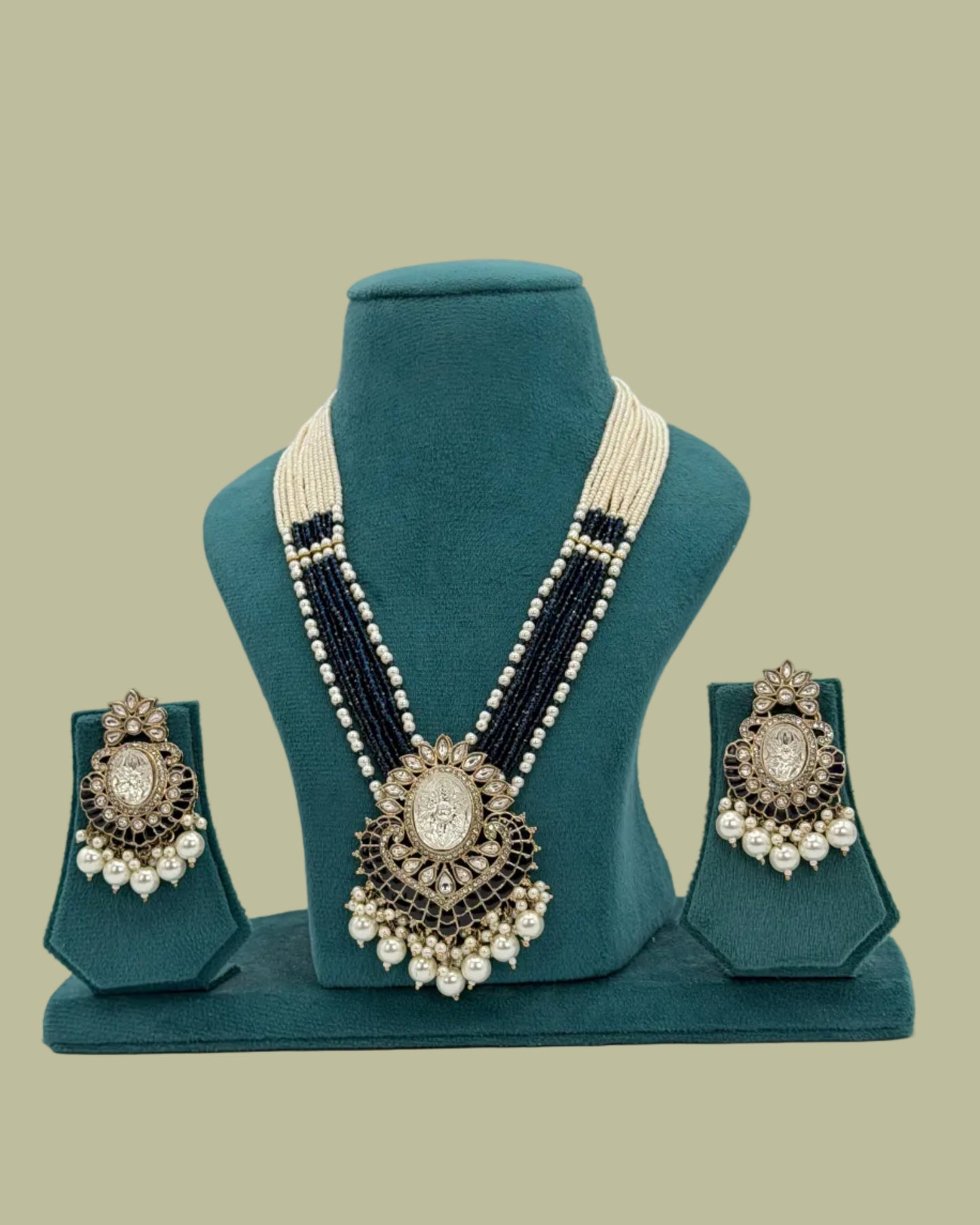 Blue mala pendant set