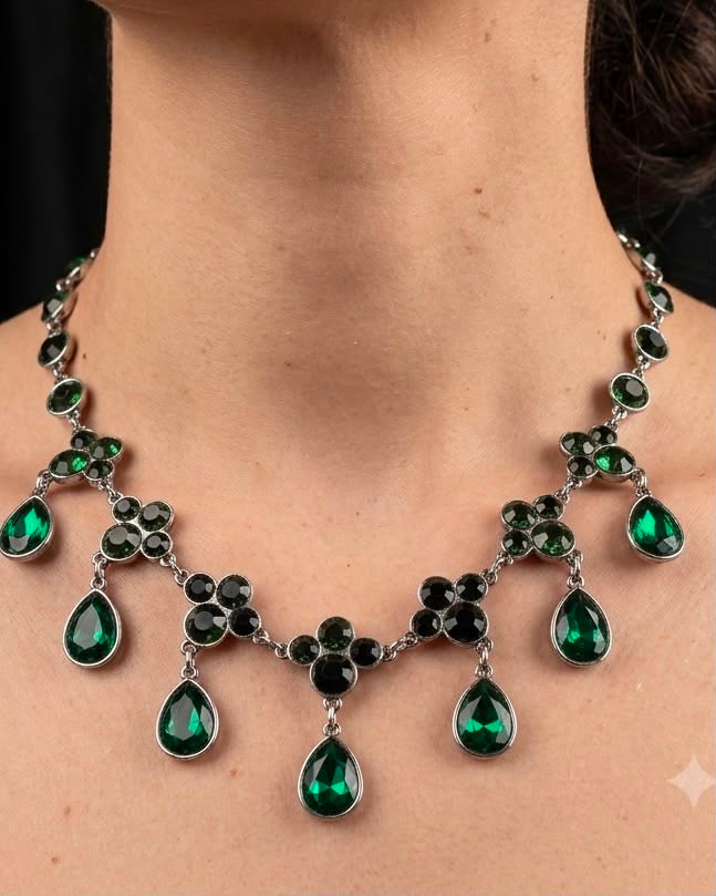 Silver plated emerald green necklace