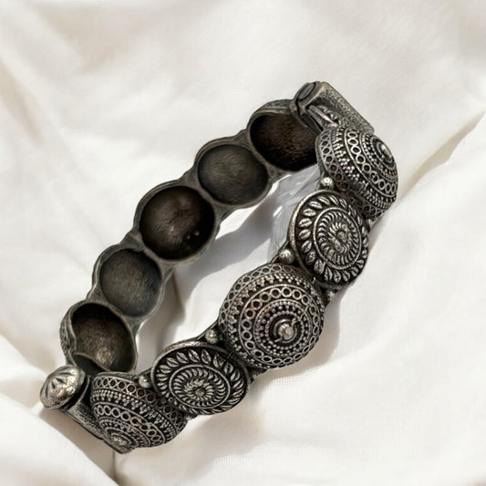 Silver oxidized openable kada
