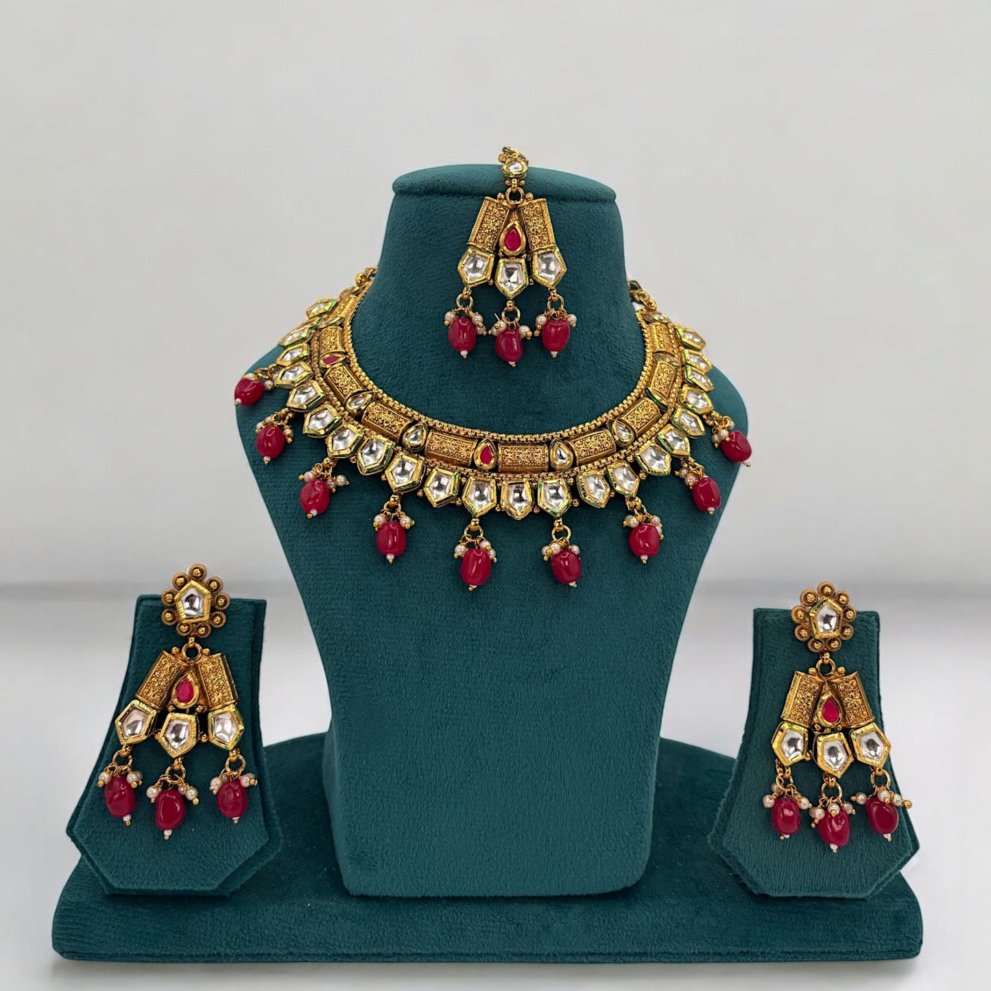 Gold plated kundan necklace set