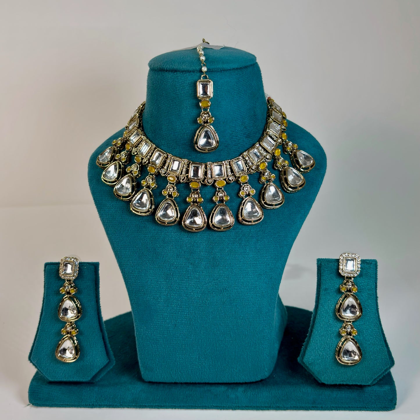 Gold plated kundan necklace set