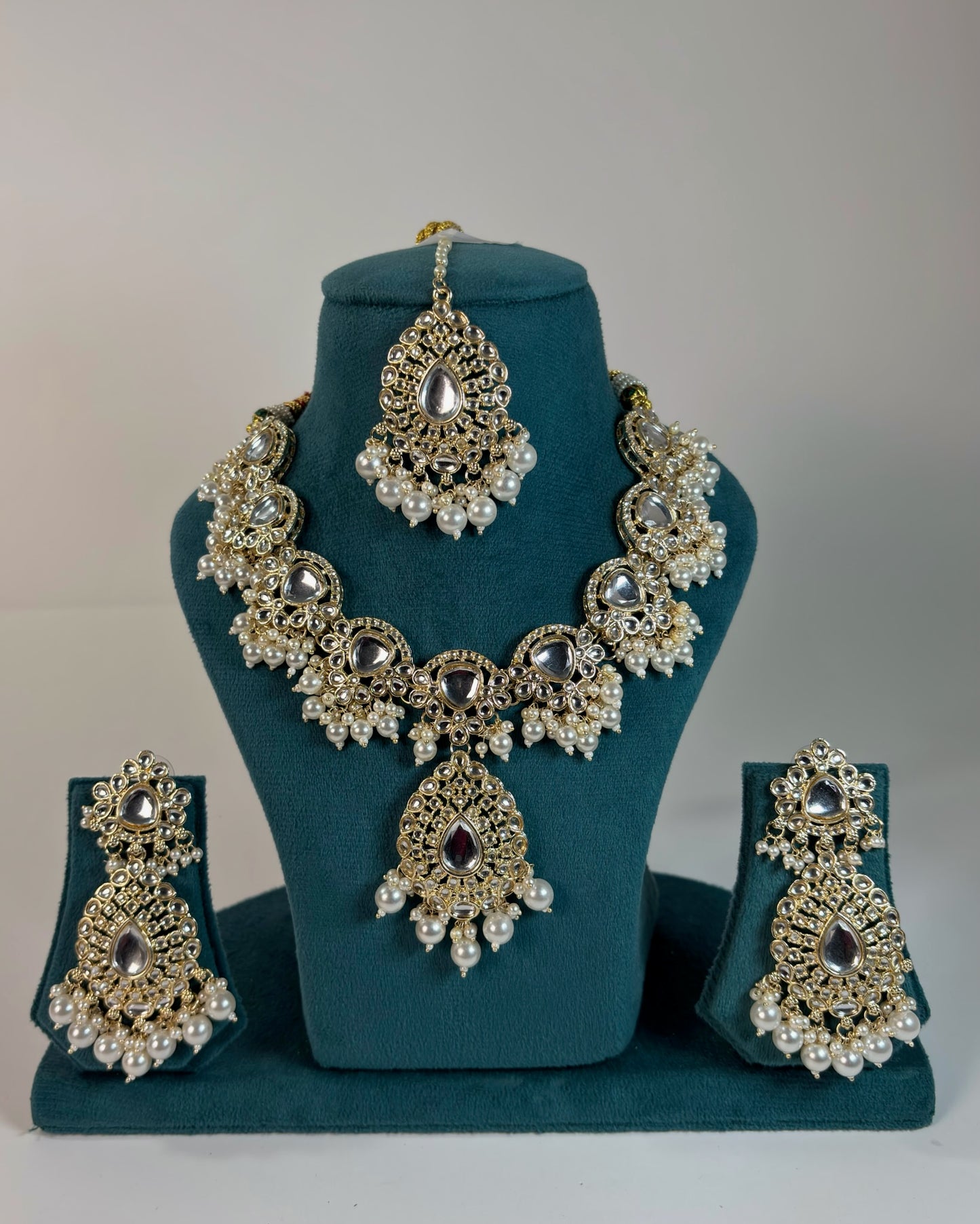 Gold plated kundan necklace set