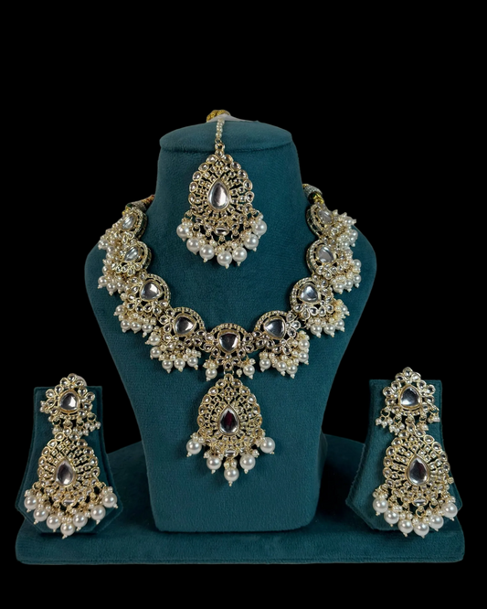 Gold plated kundan necklace set