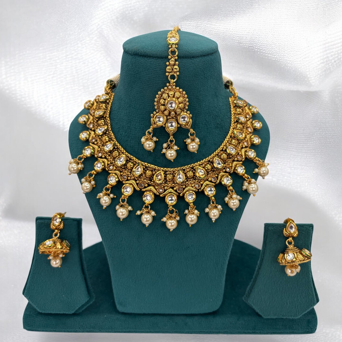 Gold plated kundan necklace set