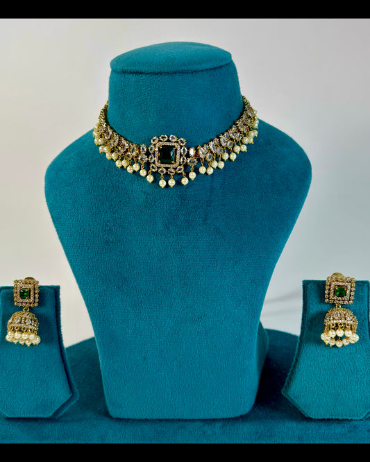 Necklace with jhumkis
