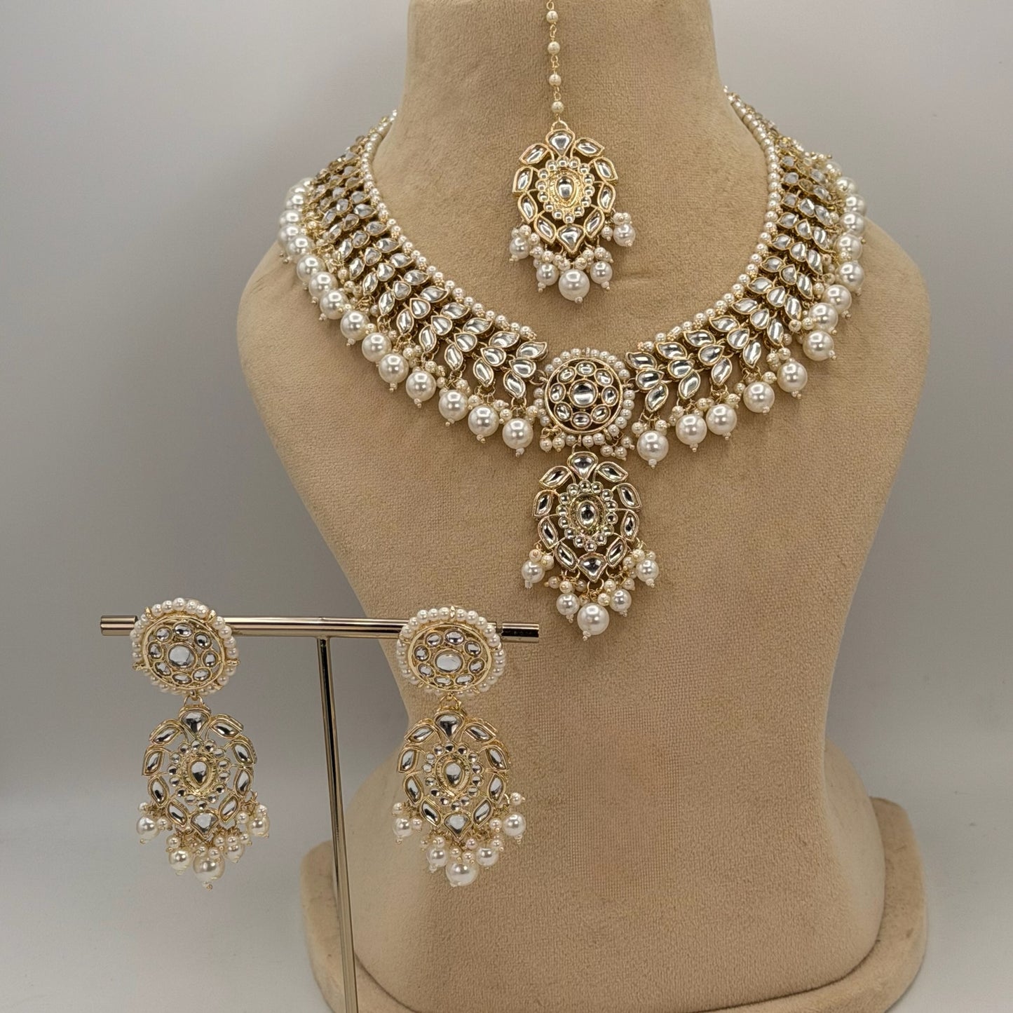 Gold plated kundan necklace set