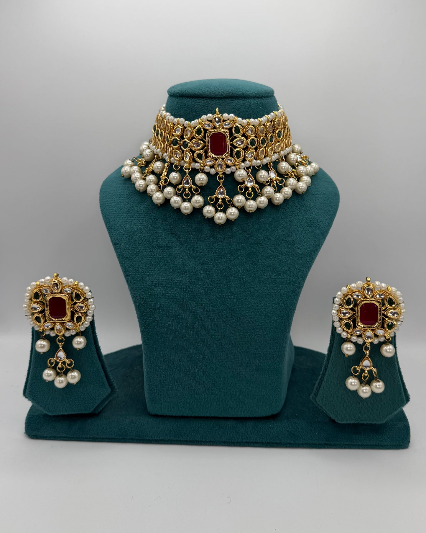 Gold plated kundan choker