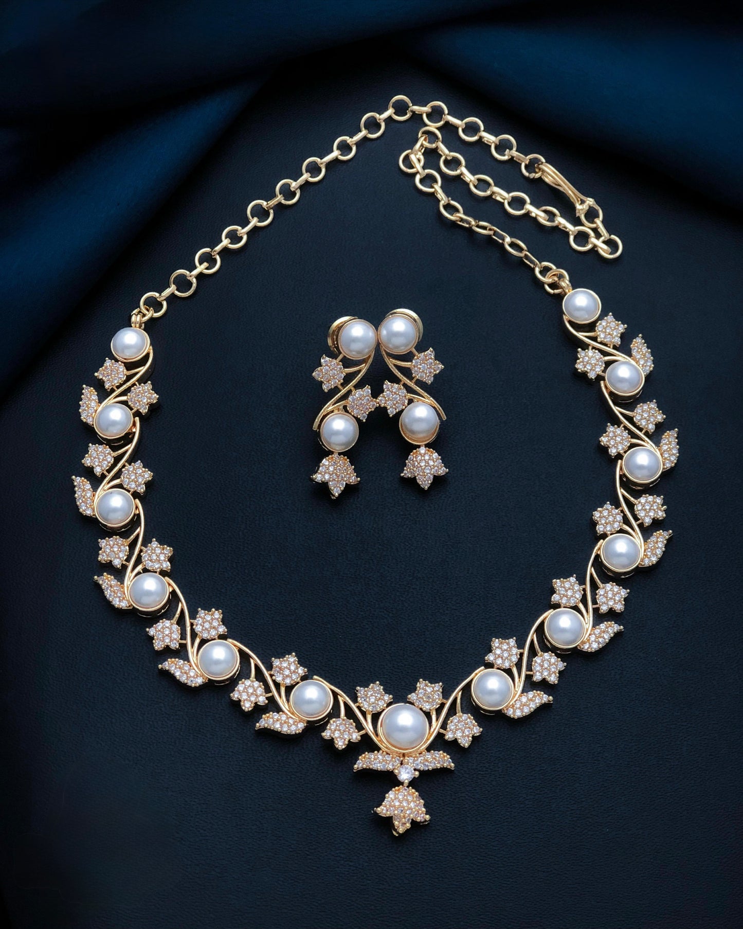 Gold plated pearls necklace set