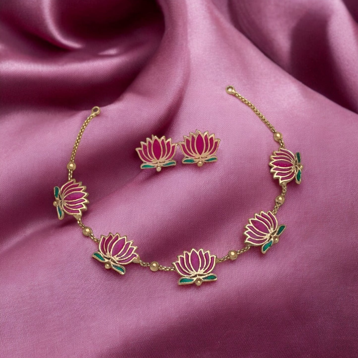 Simple lotus necklace set