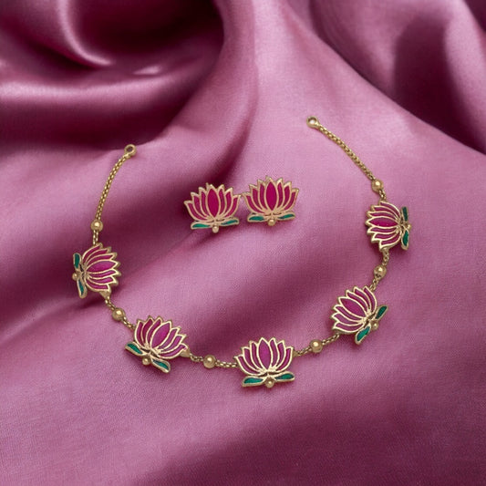 Simple lotus necklace set
