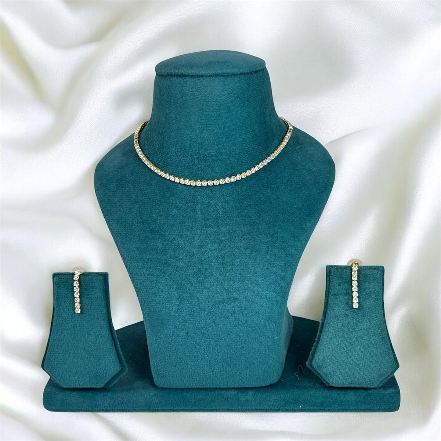 Gold plated single line American Diamond necklace set