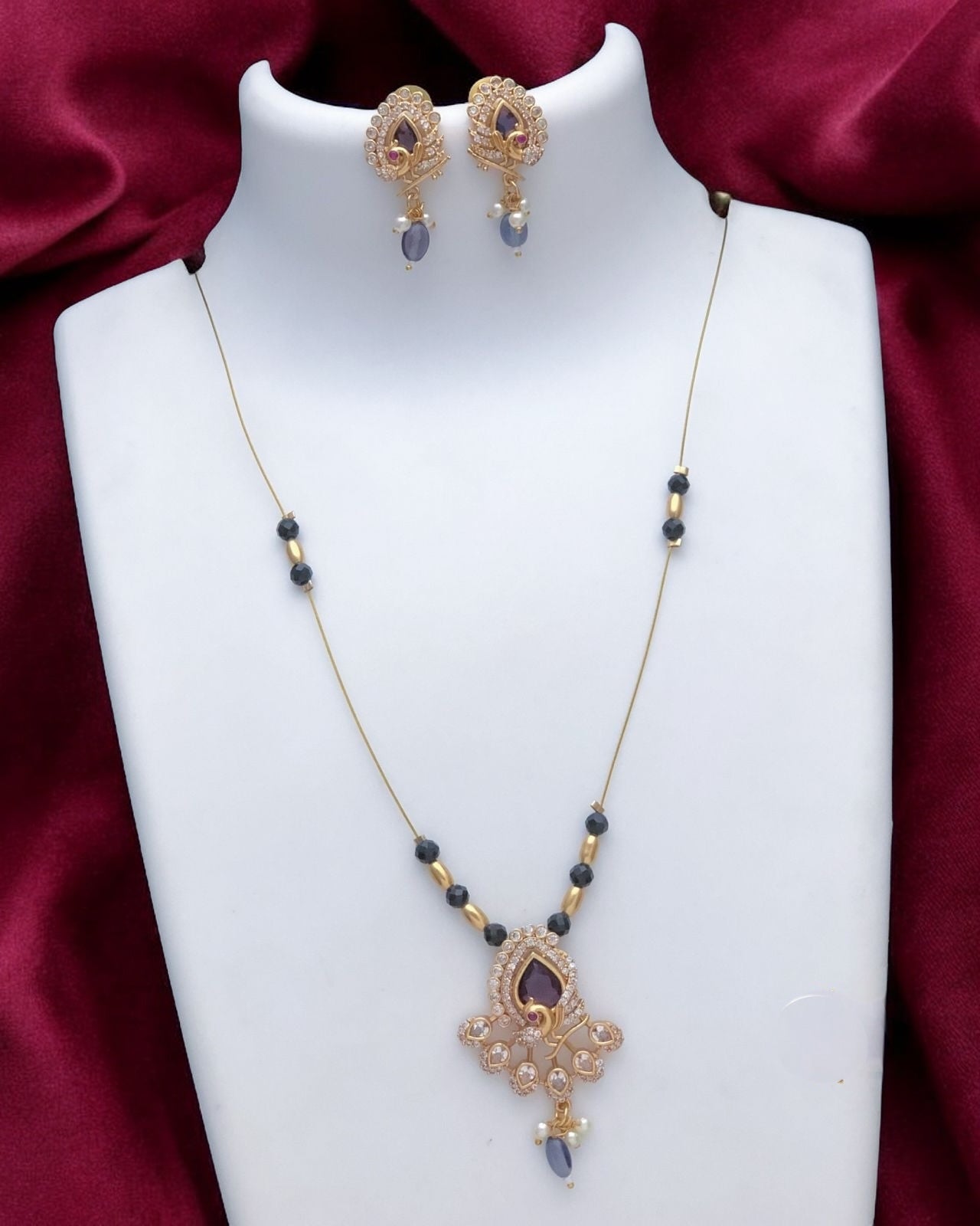Invisible necklace set