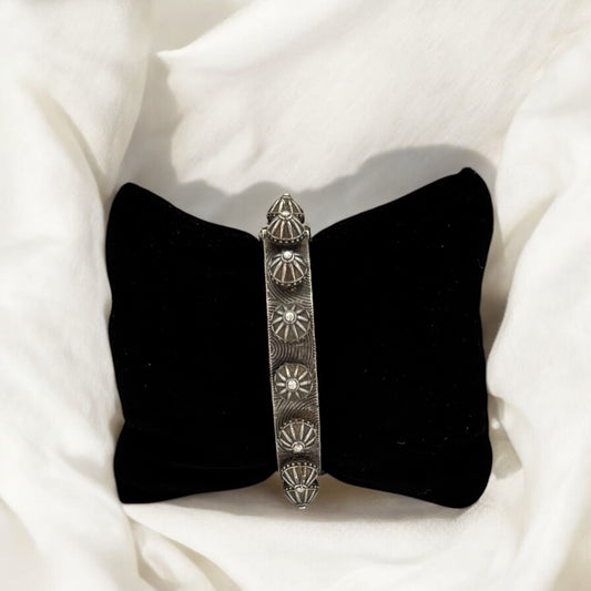 Oxidized silver openable kada