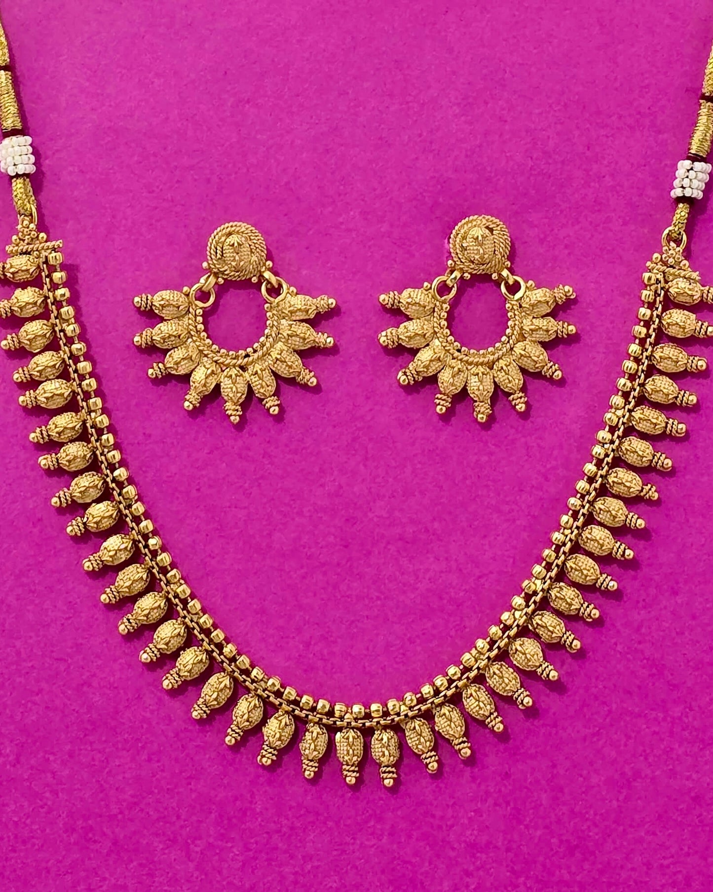 Gold plated classic necklace set