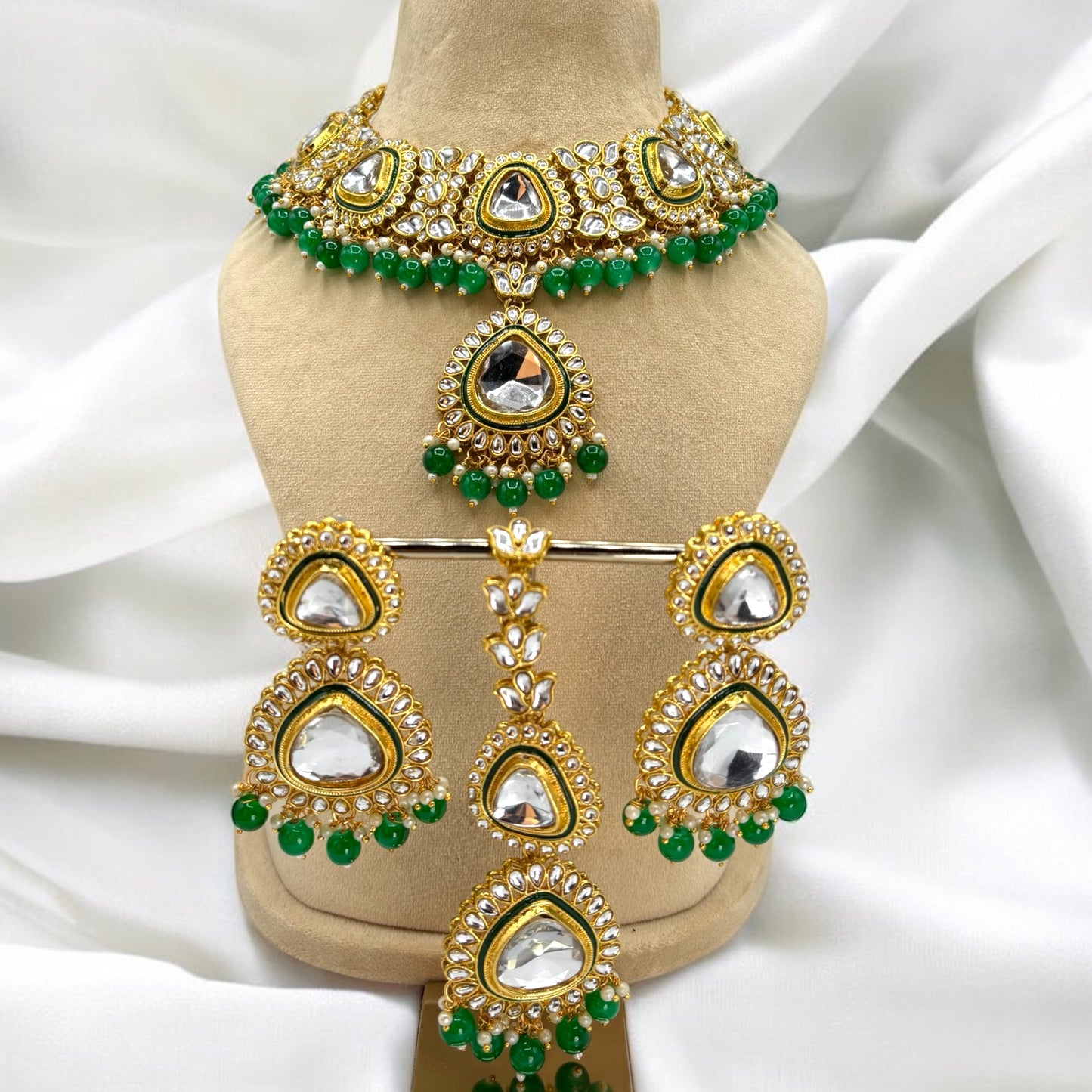 Green big kundan stones necklace set