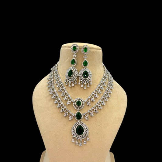 Two layer necklace set with emerald green stones