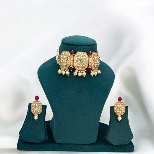 Rose gold beautiful choker with premium kundan stones and pearls.