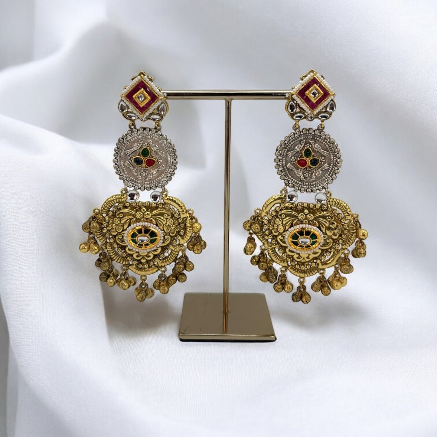 Dual tone earrings with pachi kundan.